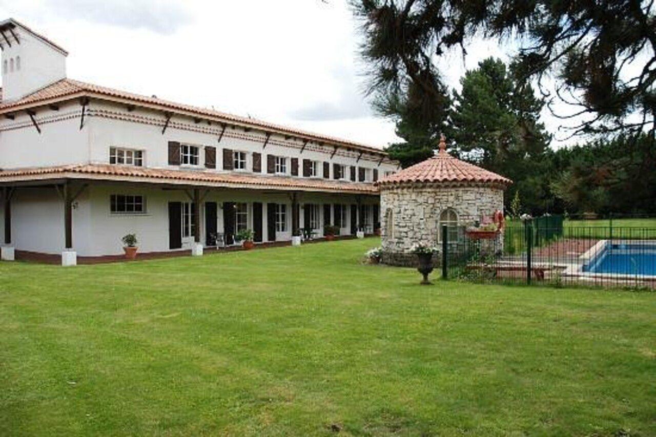 Logis Hotel & Restaurant - Lensotel Buitenkant foto