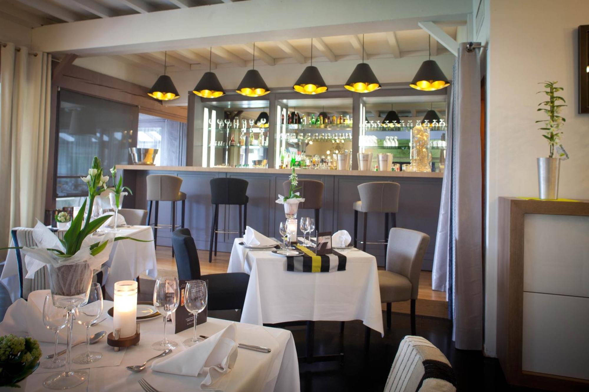 Logis Hotel & Restaurant - Lensotel Buitenkant foto